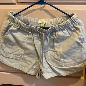 Cynthia Rowley pull on shorts with tie.